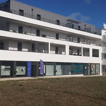 Charming With Terrace And Underground Parking Appartement *